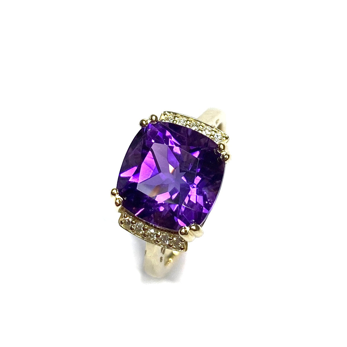 9ct Yellow Gold Amethyst & Diamond Ring