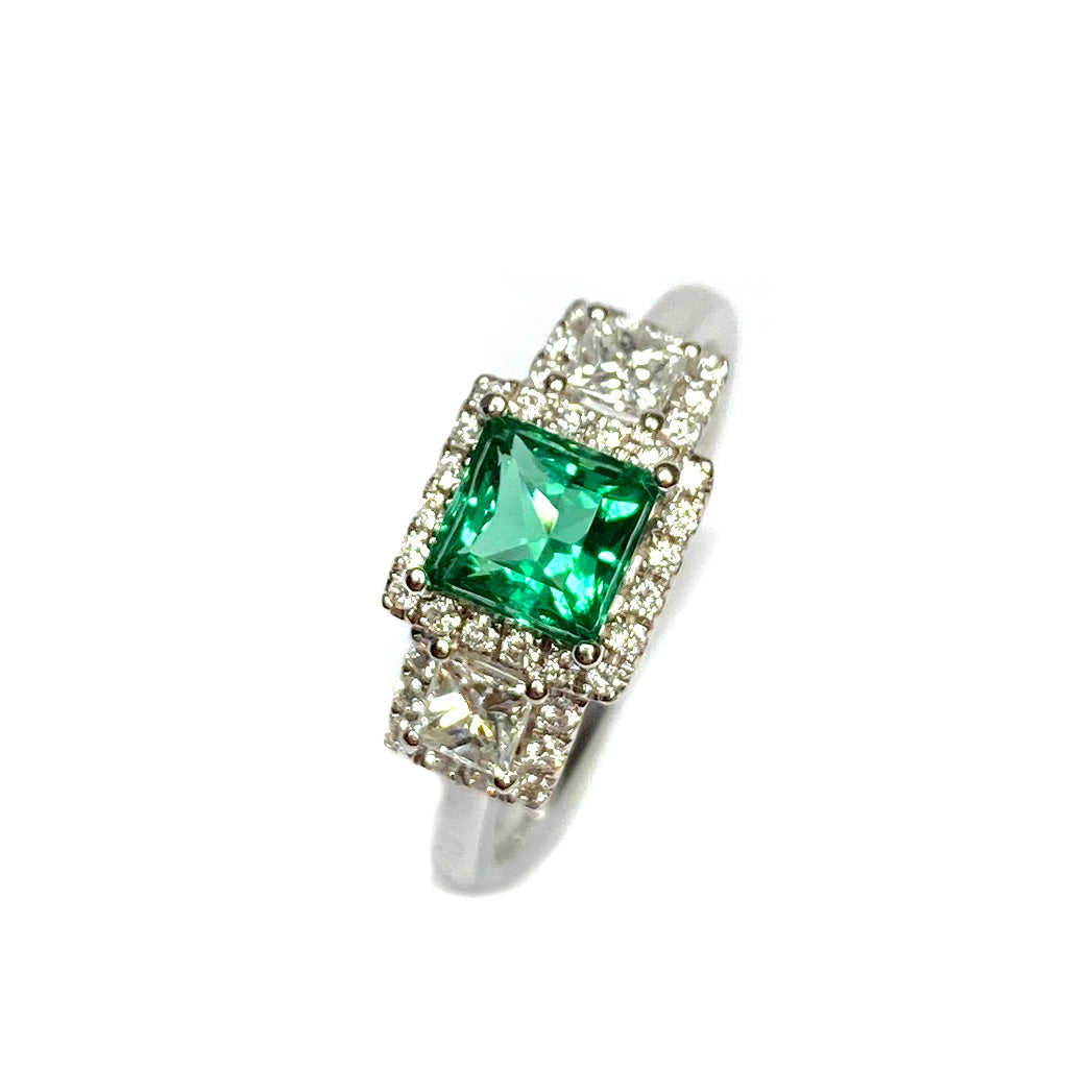 18ct White Gold Green Tourmaline & Diamond Ring