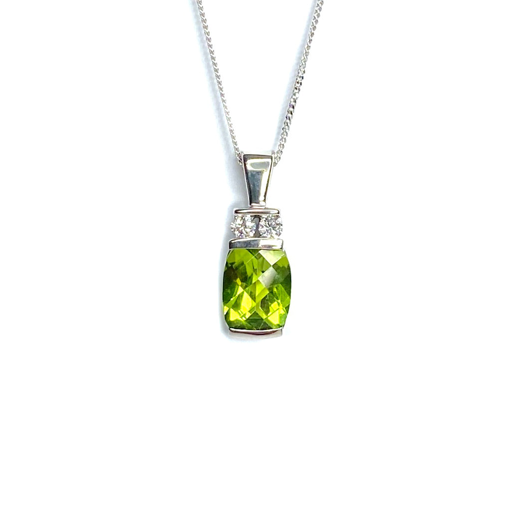 9ct White Gold Peridot Pendant