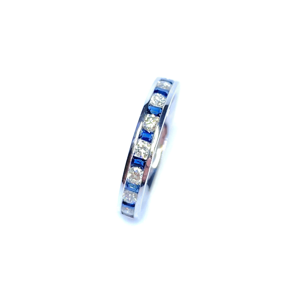 18ct White Gold Sapphire & Diamond Ring