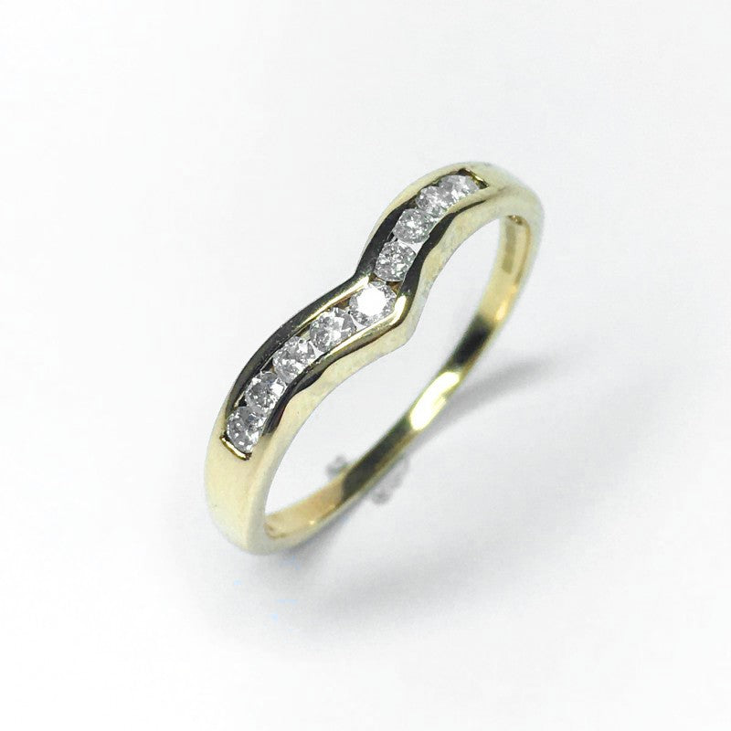 Second Hand 9ct Yellow Gold Curved Diamond Ring
