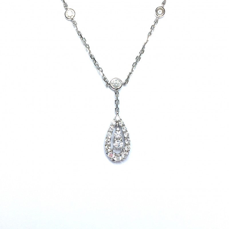 18ct White Gold Diamond Pendant