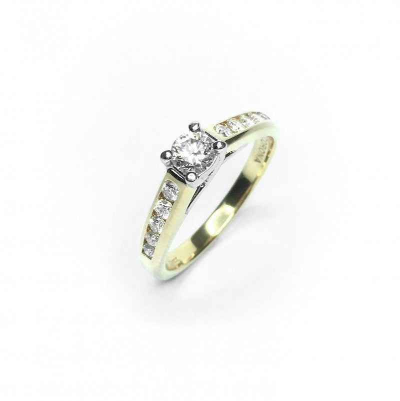 18ct Yellow Gold Diamond Ring