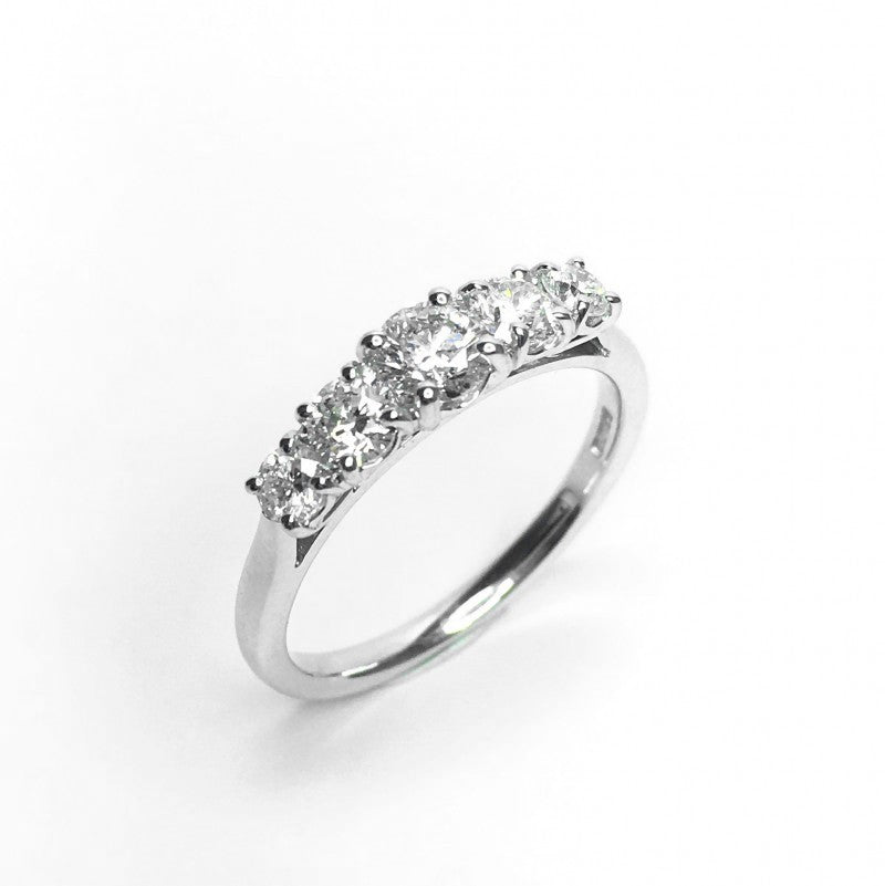 18ct White Gold Diamond Ring