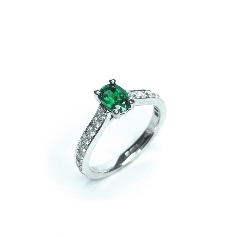 18ct White Gold Emerald & Diamond Ring