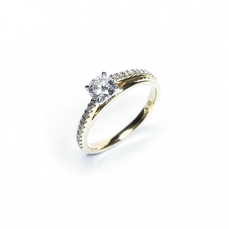 18ct Yellow Gold Diamond Ring